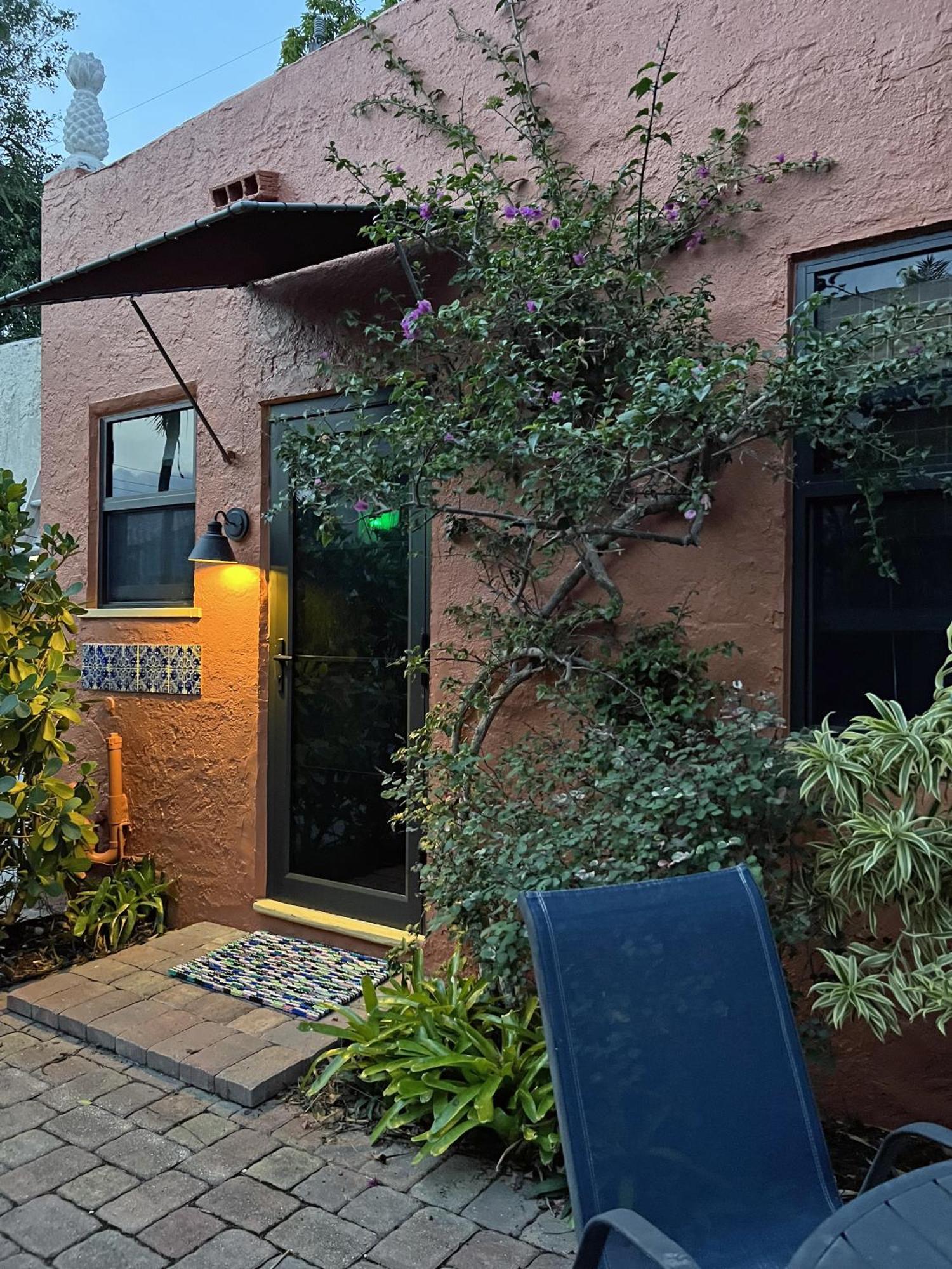 The Cottage At Pineapple House Уест Палм Бийч Екстериор снимка